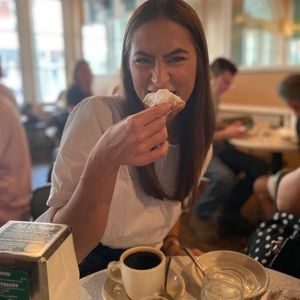 Meet your Posher, Allison